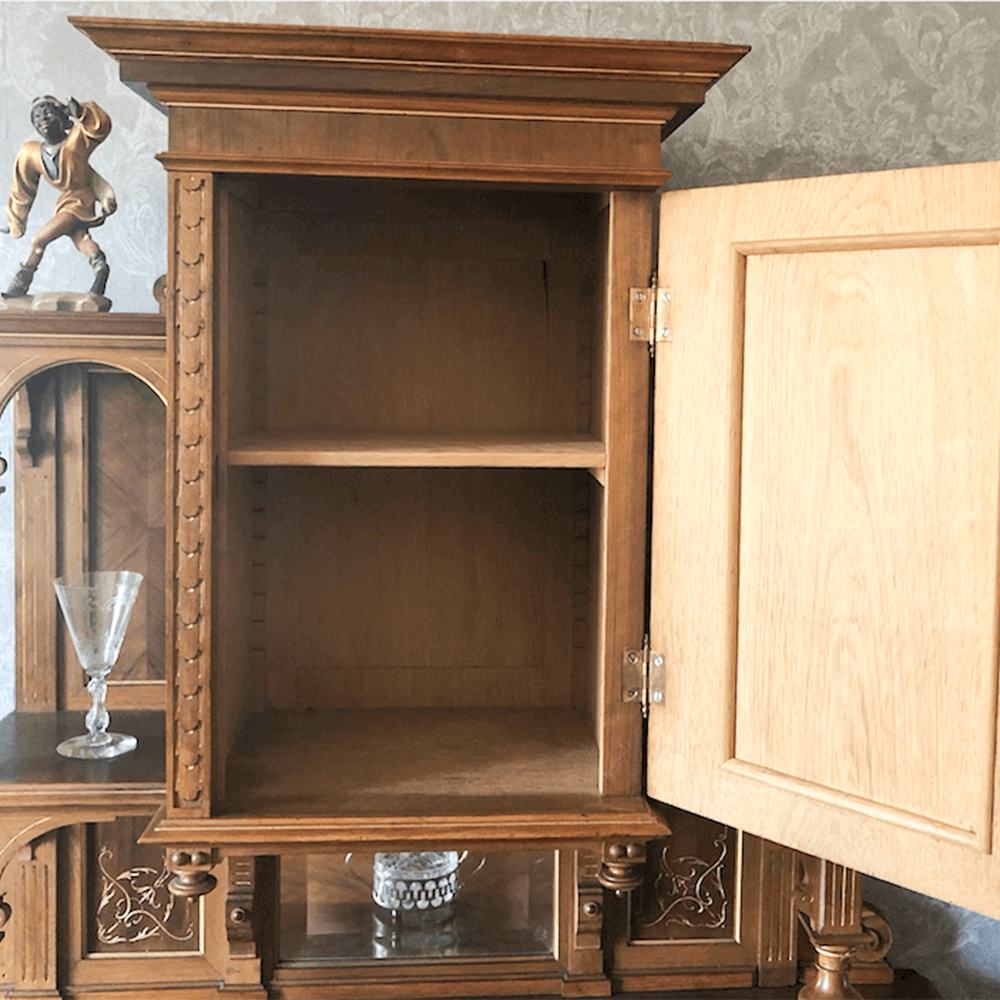 Gründerzeit Salonschrank par excellence